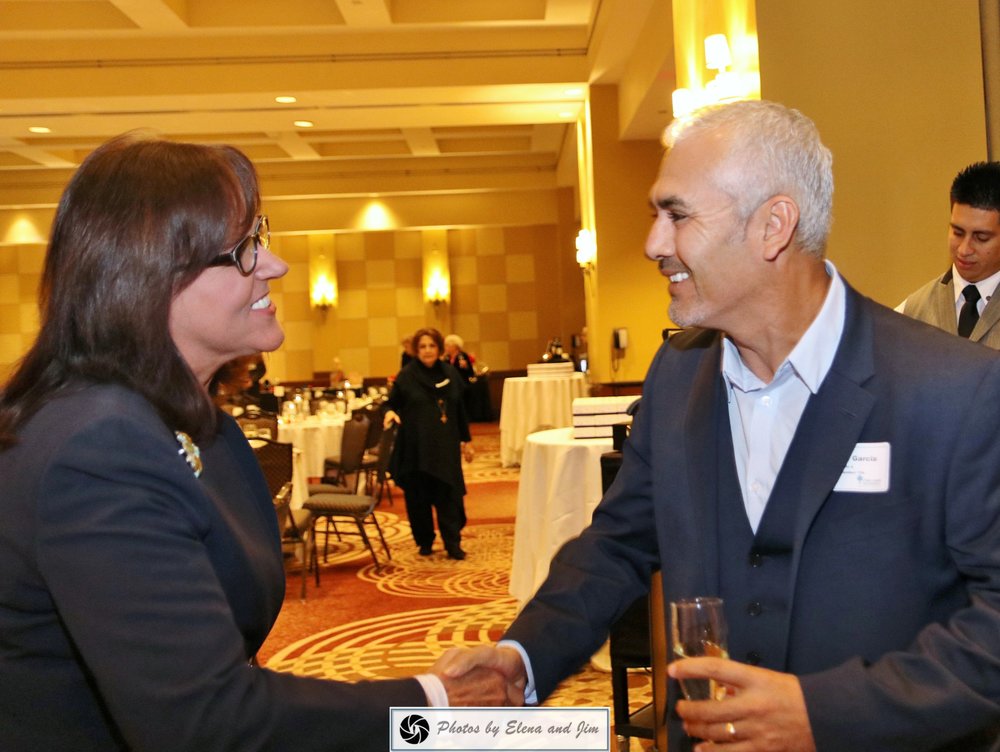 Man and women shaking hand